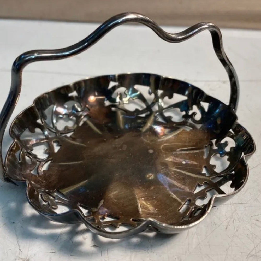 Vintage Warwick Plate Silver Plate Nut Bowl
